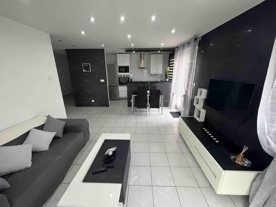 Tres Bel Appartement Entre Paris Et Disneyland Lognes Luaran gambar